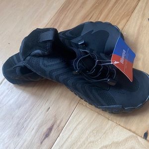 Wewaya Barefoot Black shoes